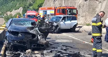 Stire din Eveniment : Cine era Cosmin, polițistul mort în accidentul cumplit de pe DN6. Doi pasageri luptă pentru viață