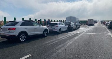 GALERIE FOTO. CARAMBOL pe A2. Coloană de aproape 10 km, trafic deviat spre mare - 2