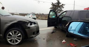 Stire din Eveniment : Carambol rutier, la ieșire din Constanța. Patru mașini implicate