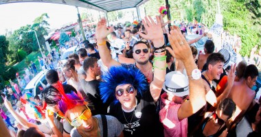 Stire din Diverse : Fanii LIBERTY PARADE au dat startul distracției!