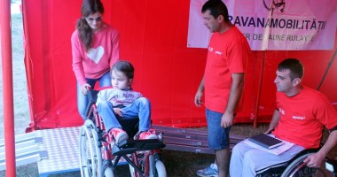 Caravana Mobilității s-a oprit la persoanele cu dizabilități locomotorii din Constanța