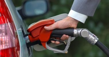 Atenţie, şoferi! Cresc preţurile carburanţilor