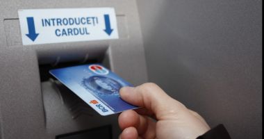 Atenție! BCR oprește temporar sistemul informatic care gestionează operațiunile cu carduri
