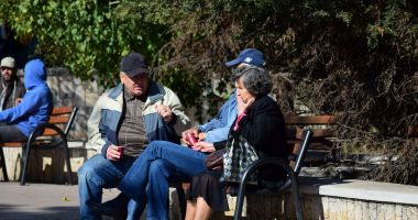 Stire din Social : Card cu bani pe el, pentru vârstnicii constănţeni cu pensii mici