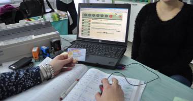 Stire din Sănătate : CJAS Constanța: "Asigurații nu mai au nevoie de adeverințe de la Casă"