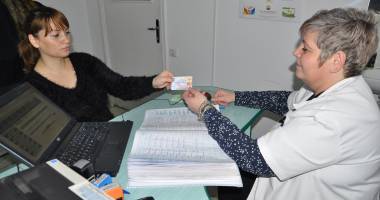 Stire din Sănătate : Banicioiu: Nu mai sunt semnalate probleme de natura tehnica in folosirea cardului de sanatate