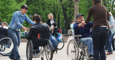 Stire din Sănătate : Ce beneficii aduce cardul european pentru dizabilitate