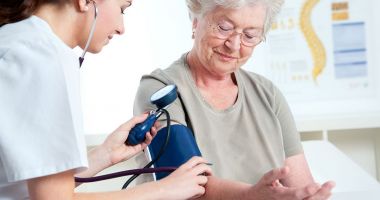 Stire din Social : Vremea de afară bagă constănțenii în boală. Ce ne sfătuiesc medicii