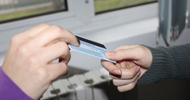 Stire din Sănătate : Ce facilități îți oferă cardul european de sănătate