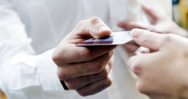 Stire din Sănătate : Utilizarea cardului de sănătate, obligatorie din 1 februarie