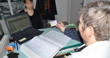 Stire din Sănătate : Calvarul cardurilor de sănătate. Circ și nervi întinși la maximum