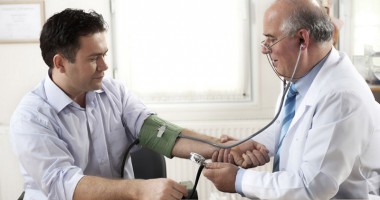 Stire din Sănătate : Cardul european de sănătate, valabil doar șase luni