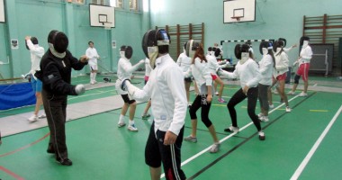 Stire din Sport : Care sunt surprizele Taberei internaționale de scrimă "Sfânta Maria"