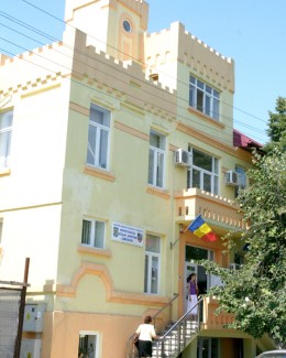 Stire din Cultură-Educație : De ce a ținut Răducu Popescu să pună directorii cu mâna lui. ISJ explică "misterul"