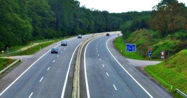 Stire din Eveniment : ŞOFERI, atenţie la această informaţie! CREŞTE LIMITA DE VITEZĂ! Iată noile reglementări