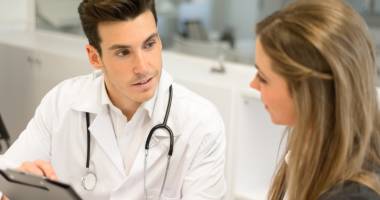 Stire din Sănătate : Care sunt simptomele pietrelor la rinichi