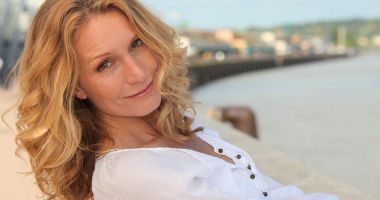 Stire din Sănătate : Ce simptome dau de veste că se apropie menopauza