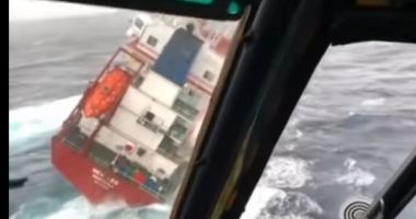 Stire din Eveniment : Operațiune DRAMATICĂ de salvare. Cargou rămas fără control, în Marea Egee. Ce s-a întâmplat cu navigatorii. FOTO / VIDEO