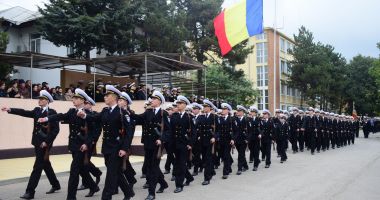 Stire din Eveniment : Carieră militară vs. "șomer cu diplomă". Câte locuri sunt scoase la concurs