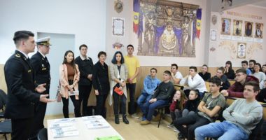 Stire din Eveniment : Pledoarie pentru cariera armelor. "Misiune" specială pentru marinarii militari