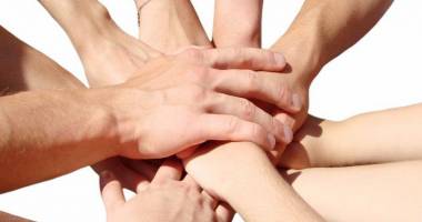 Stire din Cultură-Educație : "Random Charity" - Caritate fără motiv