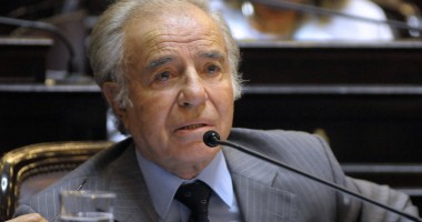 Stire din Actualitate : Argentina: Opt ani închisoare împotriva fostului președinte Menem pentru trafic de arme