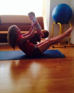 Stire din Monden : Carmen Brumă, fitness...cu bebelușul