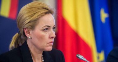 Stire din Eveniment : Carmen Dan, către Iohannis: "Ghinion, domnule președinte, dar doamna premier nu va demisiona!"
