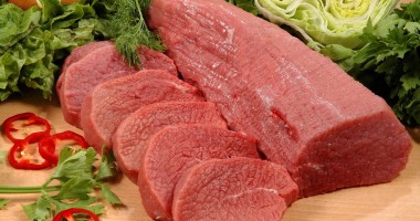 Stire din Economie : Românii, mari mâncători de carne! Sacrificările de animale și păsări, în creștere