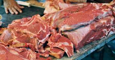 Stire din Economie : Produse alimentare în valoare de aproape 100.000 lei, aruncate pe început de decembrie