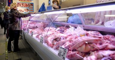 Stire din Actualitate : Ce a descoperit o femeie în punga cu carne luată de la supermarket