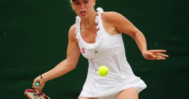 Stire din Sport : Tenis / Angelique Kerber - Caroline Wozniacki în finala de la Stuttgart