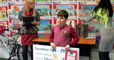 Iată cine a câștigat excursia  la Disneyland oferită de Carrefour - 3