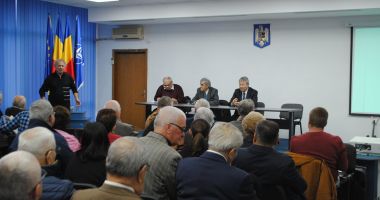 Stire din Cultură-Educație : S-a lansat cartea "Vocația înfruntă timpurile"