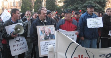 Stire din Economie : "Cartel ALFA" protestează în Piața Victoriei. Iată de ce