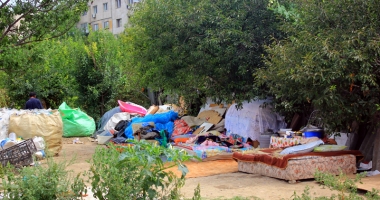 Șatra din inima Constanței! Terorizați de mai multe familii de romi - 2