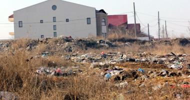 CONSTANȚA ÎN IMAGINI / Munți de gunoaie printre vile și limuzine - 2