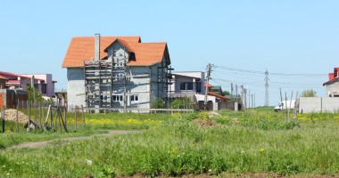 Stire din Social : Cartierul Veteranilor, câmpul "semănat" cu viluțe