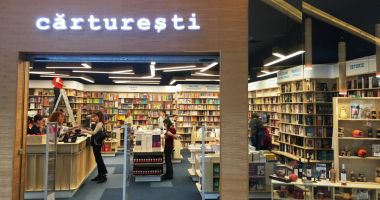 Stire din Eveniment : Cărturești își închide majoritatea librăriilor din București și din țară