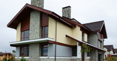 Stire din Politică-Administrație : Vile, terenuri și mașini luxoase, în praf de țară. Care sunt cei mai bogați primari din mediul rural