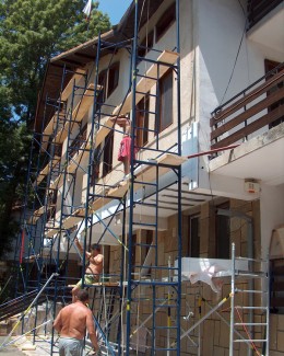 Stire din Economie : Casa eficientă energetic salvează firmele de construcții