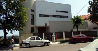 Stire din Social : Celebrul avocat constănțean Dinu Gheorghe își vinde casa pe OLX. Cum arată palatul de 2,7 milioane EURO