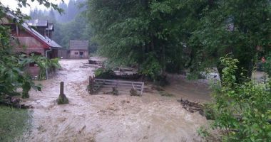 Bătrână de 81 de ani, moartă după ce tavanul casei s-a prăbușit peste ea
