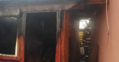 UPDATE. Constanța: Incendiu la anexa unei case