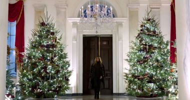 Stire din Actualitate : Prima doamnă a dezvăluit decorațiunile de Crăciun de la Casa Albă