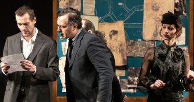 Stire din Cultură-Educație : Sherlock Holmes și Jack Spintecătorul, față-n față pe scena Casei de Cultură din Constanța