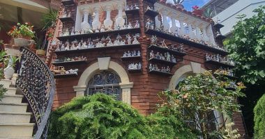 Stire din Social : Fostul preot Gheorghe Stoica şi-a transformat casa într-un muzeu în aer liber