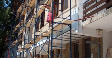 Stire din Economie : Mai puține autorizații de construire în sud - estul țării, în mai