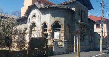 Ce mizerie în buricul Constanței! Slalom printre rahați și găinaț. GALERIE FOTO - 6