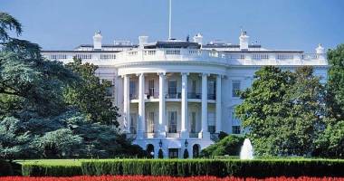Stire din Actualitate : Premieră la Casa Albă. Cine este cel mai nou angajat al lui Barack Obama